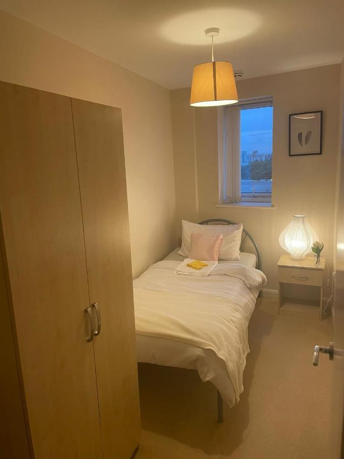 3 Bedroom Beautiful Apartment Manchester Exterior foto